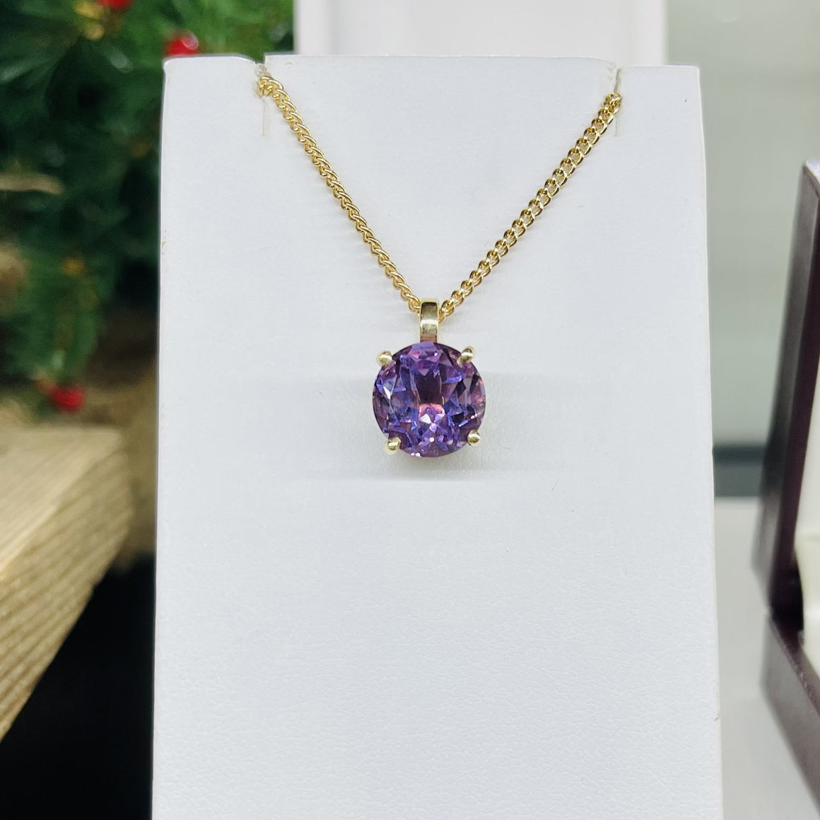 9ct Yellow Gold Round Amethyst Pendant